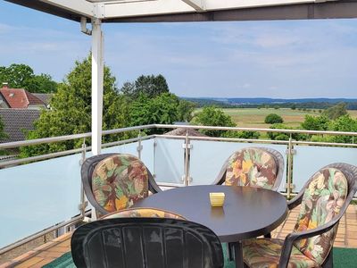 Überdachte Terrasse mit Weitblick