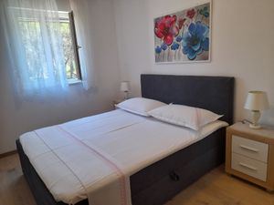 18322267-Ferienwohnung-4-Mirca-300x225-4