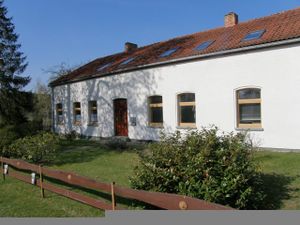 18151992-Ferienwohnung-2-Mirow-300x225-1