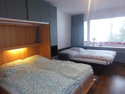 Schrankbett und Schlafsofa ausgeklappt