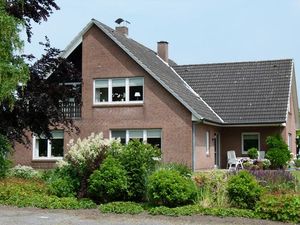 23678564-Ferienwohnung-4-Mittelnkirchen-300x225-0