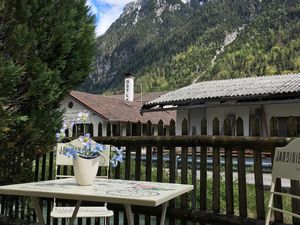 23142333-Ferienwohnung-4-Mittenwald-300x225-2