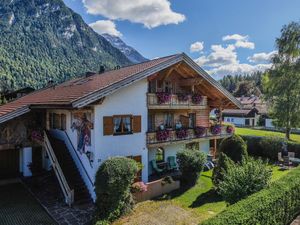 21649389-Ferienwohnung-2-Mittenwald-300x225-1