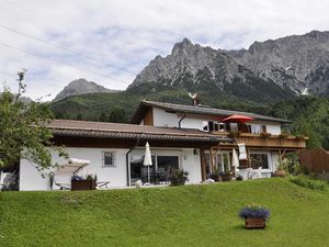 23907977-Ferienwohnung-7-Mittenwald-300x225-1