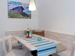 23550118-Ferienwohnung-4-Mittenwald-300x225-2