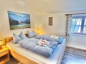 23895622-Ferienwohnung-2-Mittenwald-300x225-0