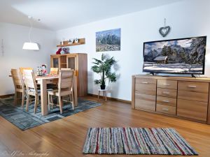 23895631-Ferienwohnung-4-Mittenwald-300x225-1