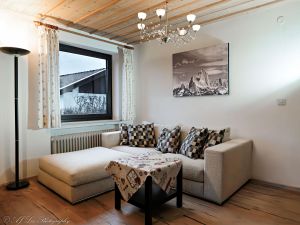 23895630-Ferienwohnung-4-Mittenwald-300x225-4