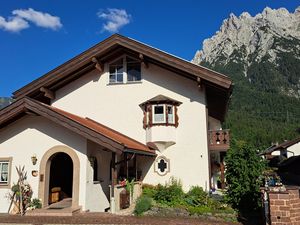 23640164-Ferienwohnung-7-Mittenwald-300x225-1