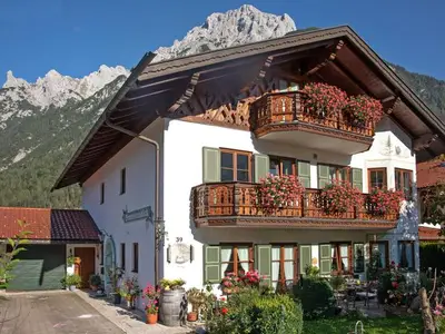 Ferienwohnung für 2 Personen (40 m²) in Mittenwald 1/10