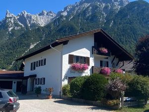 23552584-Ferienwohnung-2-Mittenwald-300x225-0