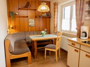 23552584-Ferienwohnung-2-Mittenwald-300x225-5