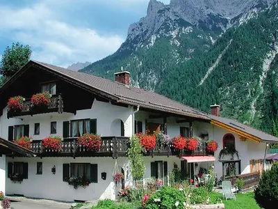 Ferienwohnung für 3 Personen (40 m²) in Mittenwald 1/10