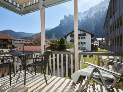 Balkon mit Blick auf den Karwendel