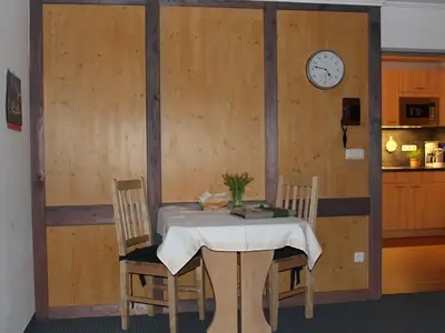 Essecke im Wohn-Schlafzimmer