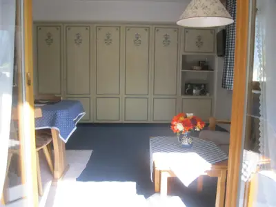 Wohn-Schlafzimmer (Blick vom Ostbalkon)