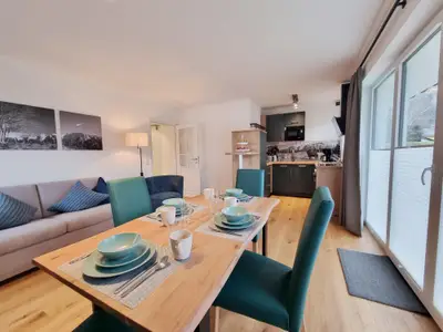Fwhg-Zentral-Wohnzimmer-Küchenzeile3
