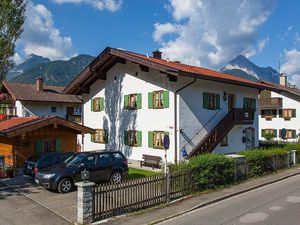 19125149-Ferienwohnung-2-Mittenwald-300x225-1