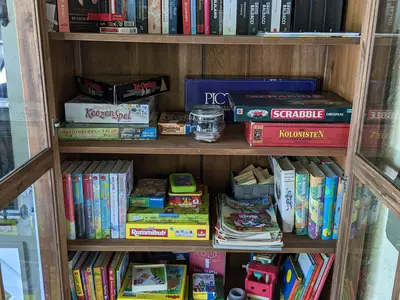 Spiele und Büche