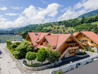 Außenseite Ferienhaus [Sommer]