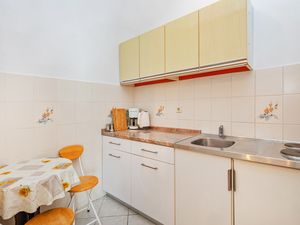 24052299-Ferienwohnung-2-Mlini-300x225-1