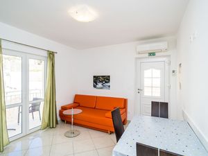 24057246-Ferienwohnung-4-Mlini-300x225-3