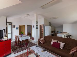 24057423-Ferienwohnung-4-Mlini-300x225-1