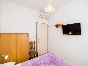 24057711-Ferienwohnung-2-Mlini-300x225-3