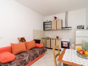 24057745-Ferienwohnung-4-Mlini-300x225-1