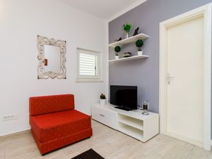 24057750-Ferienwohnung-3-Mlini-300x225-0