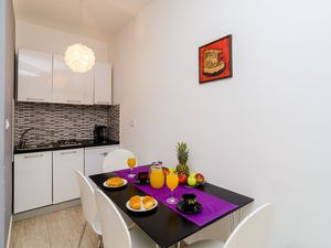 24057750-Ferienwohnung-3-Mlini-300x225-4