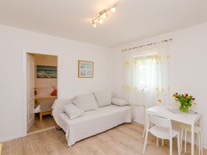 24057887-Ferienwohnung-3-Mlini-300x225-3