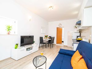 24058238-Ferienwohnung-4-Mlini-300x225-1