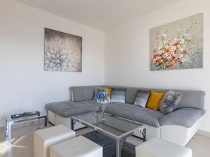 24058247-Ferienwohnung-6-Mlini-300x225-3