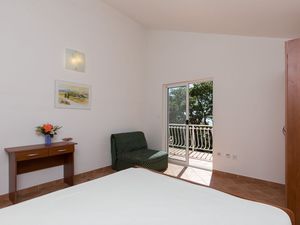 24058255-Ferienwohnung-2-Mlini-300x225-0