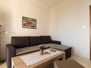 24058501-Ferienwohnung-3-Mlini-300x225-1