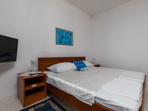 24058501-Ferienwohnung-3-Mlini-300x225-4