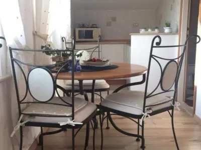 DiningRoom