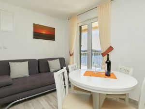 23980722-Ferienwohnung-2-Mljet-300x225-1