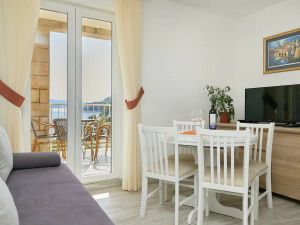 23980722-Ferienwohnung-2-Mljet-300x225-2