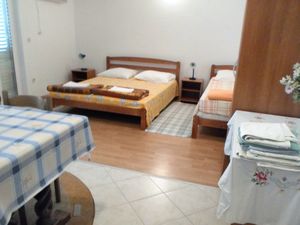 19126986-Ferienwohnung-3-Mljet-300x225-4