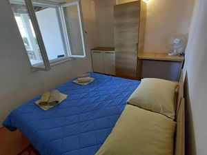 23382144-Ferienwohnung-2-Mljet-300x225-4