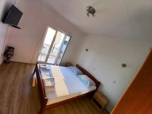 23961572-Ferienwohnung-2-Mljet-300x225-4