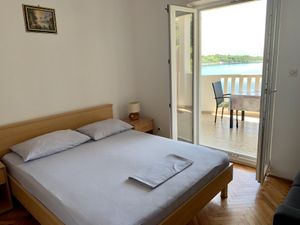 23928075-Ferienwohnung-7-Mljet-300x225-4