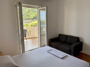 23928075-Ferienwohnung-7-Mljet-300x225-5