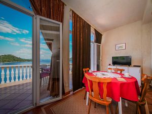 23932350-Ferienwohnung-2-Mljet-300x225-1