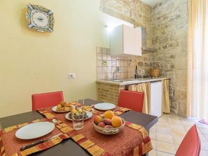 22922599-Ferienwohnung-2-Modica-300x225-0