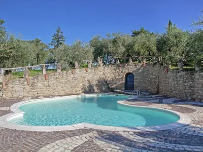 PoolOfHouse