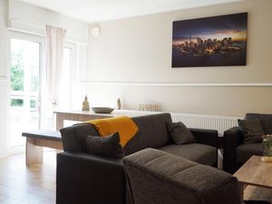 22365011-Ferienwohnung-7-Mönchengladbach-300x225-2