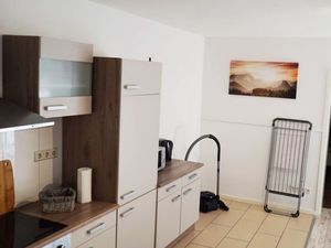 22365011-Ferienwohnung-7-Mönchengladbach-300x225-3